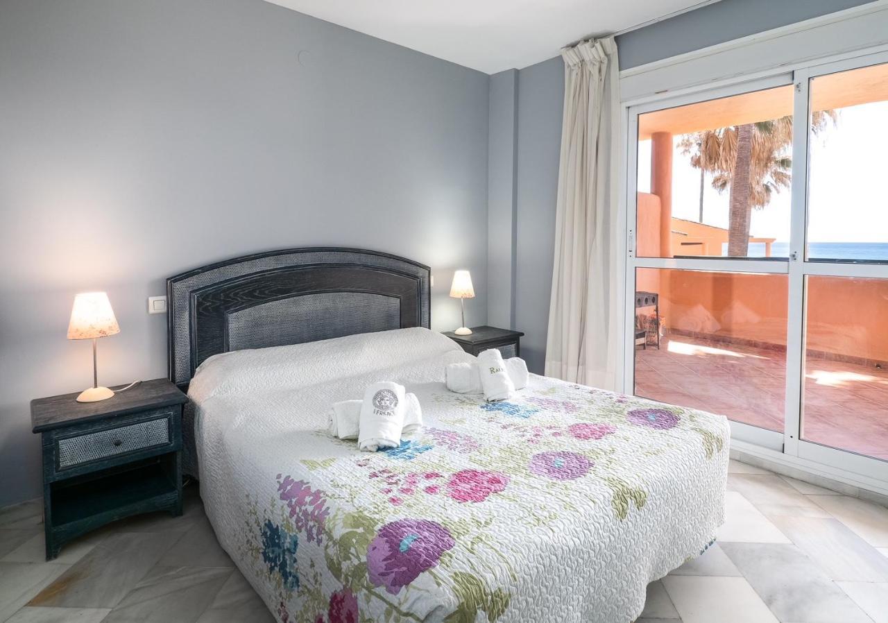 Fantastic Beachfront Apartment Εστεπόνα Εξωτερικό φωτογραφία