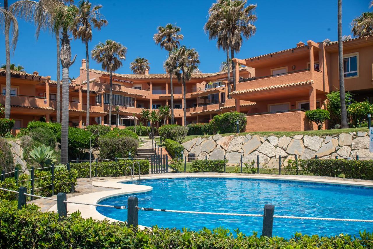 Fantastic Beachfront Apartment Εστεπόνα Εξωτερικό φωτογραφία