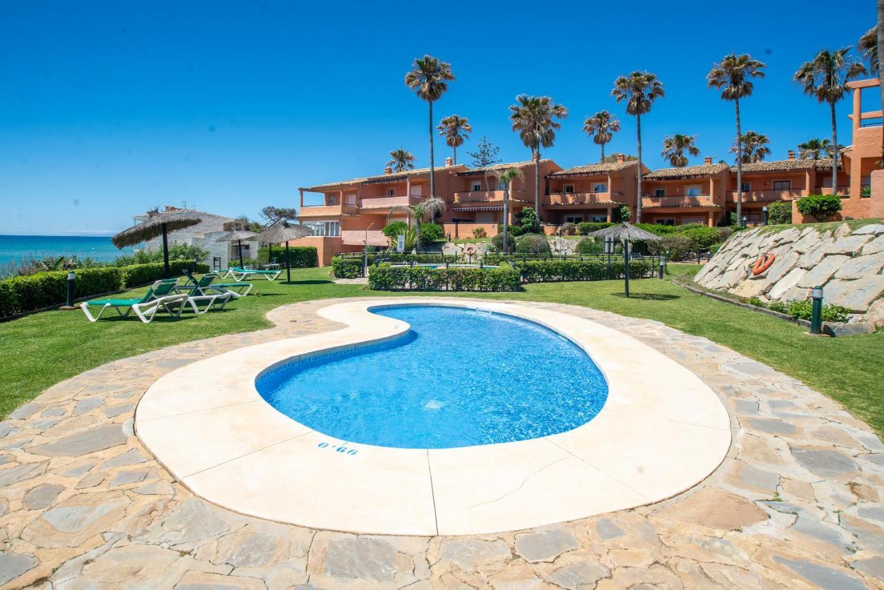 Fantastic Beachfront Apartment Εστεπόνα Εξωτερικό φωτογραφία